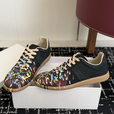 代购级 MaisonMargiela MM6 马吉拉 26新色 情侣款 德训鞋 休闲 运动鞋 原版购入开发 做货 鬼才 代购级 MaisonMargiela MM6 马吉拉 26新色 情侣款 德训鞋 休闲 运动鞋 原版购入开发 做货 鬼才