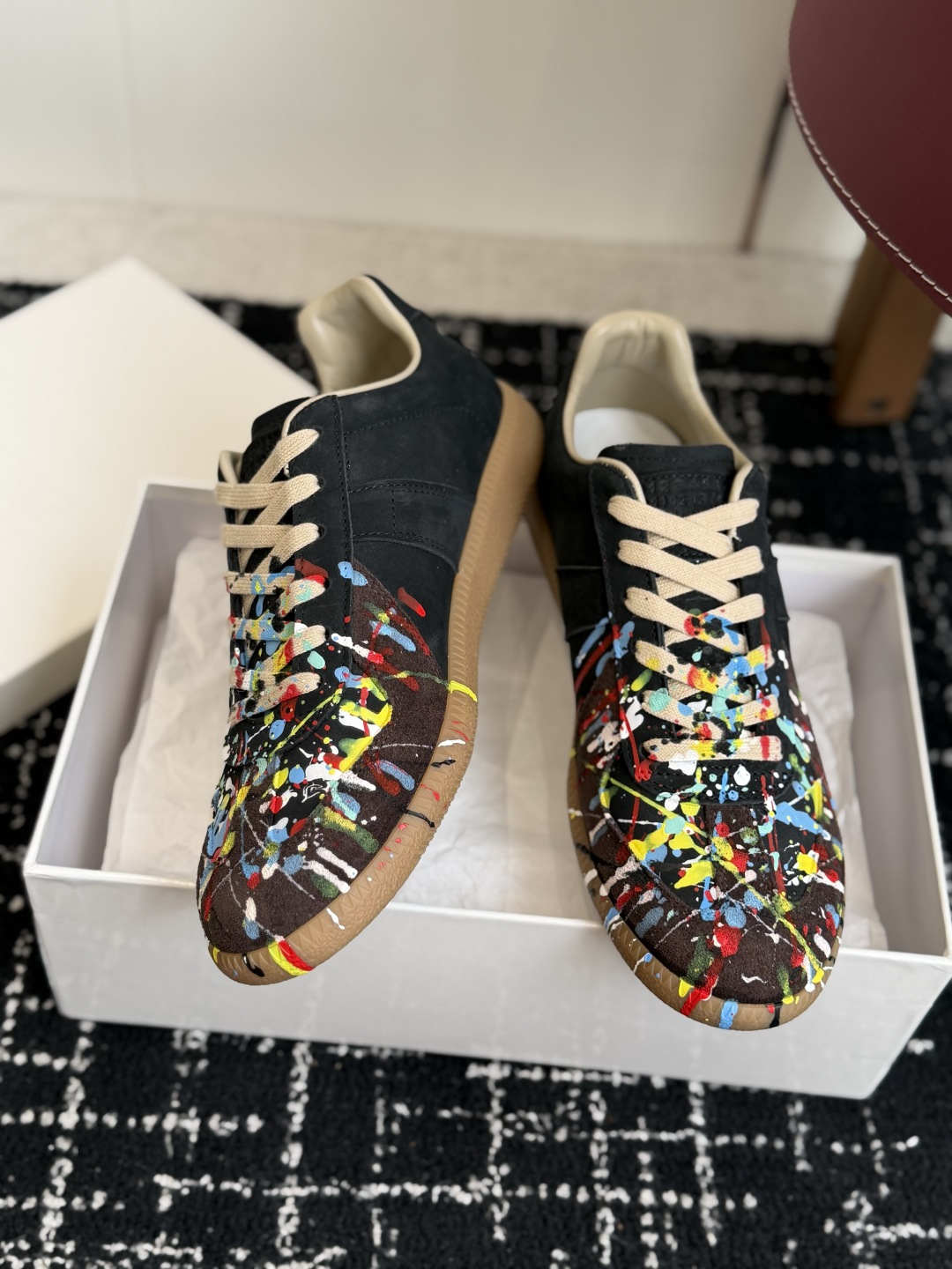 代购级 MaisonMargiela MM6 马吉拉 26新色 情侣款 德训鞋 休闲 运动鞋 原版购入开发 做货 鬼才 代购级 MaisonMargiela MM6 马吉拉 26新色 情侣款 德训鞋 休闲 运动鞋 原版购入开发 做货 鬼才