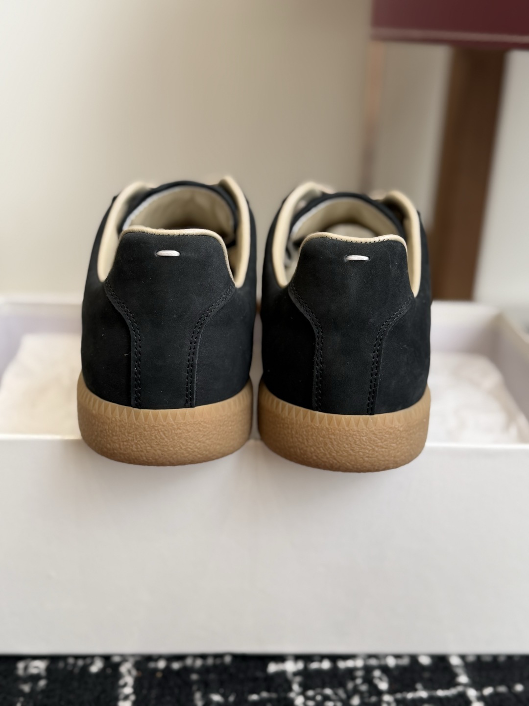 代购级 MaisonMargiela MM6 马吉拉 26新色 情侣款 德训鞋 休闲 运动鞋 原版购入开发 做货 鬼才 代购级 MaisonMargiela MM6 马吉拉 26新色 情侣款 德训鞋 休闲 运动鞋 原版购入开发 做货 鬼才