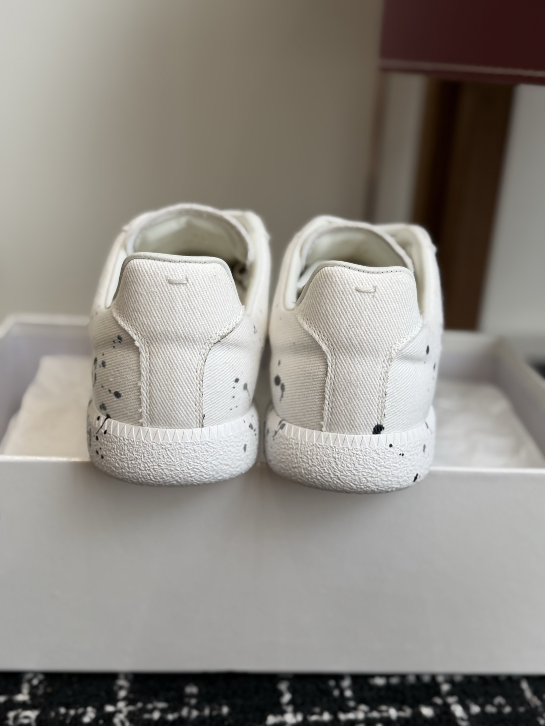 代购级(男码) MaisonMargiela MM6 马吉拉 26新色 情侣款 德训鞋 休闲 运动鞋 原版购入开发 做 代购级(男码) MaisonMargiela MM6 马吉拉 26新色 情侣款 德训鞋 休闲 运动鞋 原版购入开发 做