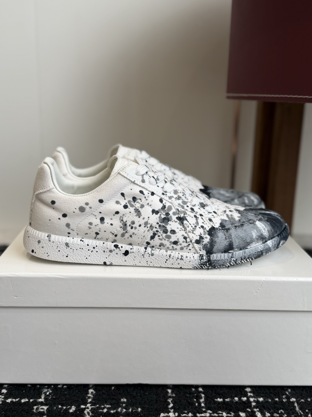 代购级(男码) MaisonMargiela MM6 马吉拉 26新色 情侣款 德训鞋 休闲 运动鞋 原版购入开发 做 代购级(男码) MaisonMargiela MM6 马吉拉 26新色 情侣款 德训鞋 休闲 运动鞋 原版购入开发 做