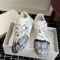 代购级(男码) MaisonMargiela MM6 马吉拉 26新色 情侣款 德训鞋 休闲 运动鞋 原版购入开发 做 代购级(男码) MaisonMargiela MM6 马吉拉 26新色 情侣款 德训鞋 休闲 运动鞋 原版购入开发 做
