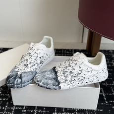 代购级(男码) MaisonMargiela MM6 马吉拉 26新色 情侣款 德训鞋 休闲 运动鞋 原版购入开发 做 代购级(男码) MaisonMargiela MM6 马吉拉 26新色 情侣款 德训鞋 休闲 运动鞋 原版购入开发 做