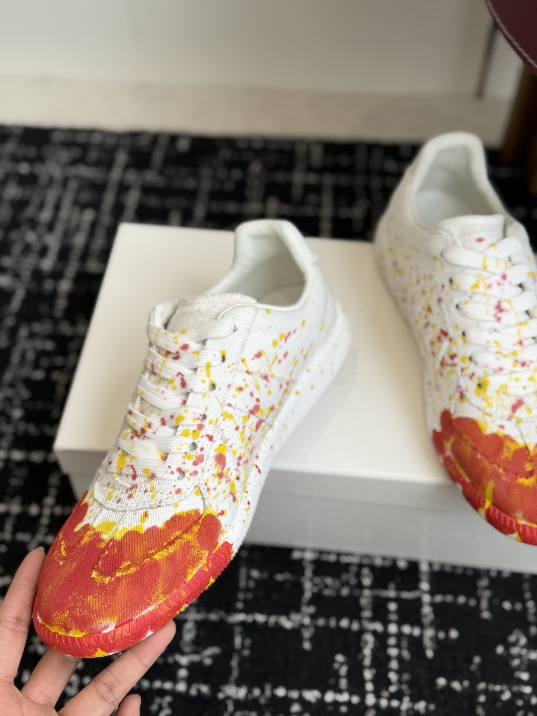 代购级(男码) MaisonMargiela MM6 马吉拉 26新色 情侣款 德训鞋 休闲 运动鞋 原版购入开发 做 代购级(男码) MaisonMargiela MM6 马吉拉 26新色 情侣款 德训鞋 休闲 运动鞋 原版购入开发 做
