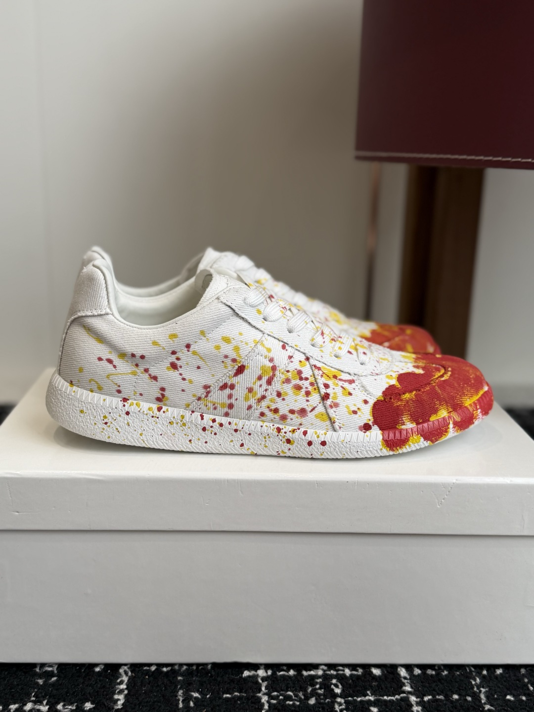 代购级(男码) MaisonMargiela MM6 马吉拉 26新色 情侣款 德训鞋 休闲 运动鞋 原版购入开发 做 代购级(男码) MaisonMargiela MM6 马吉拉 26新色 情侣款 德训鞋 休闲 运动鞋 原版购入开发 做