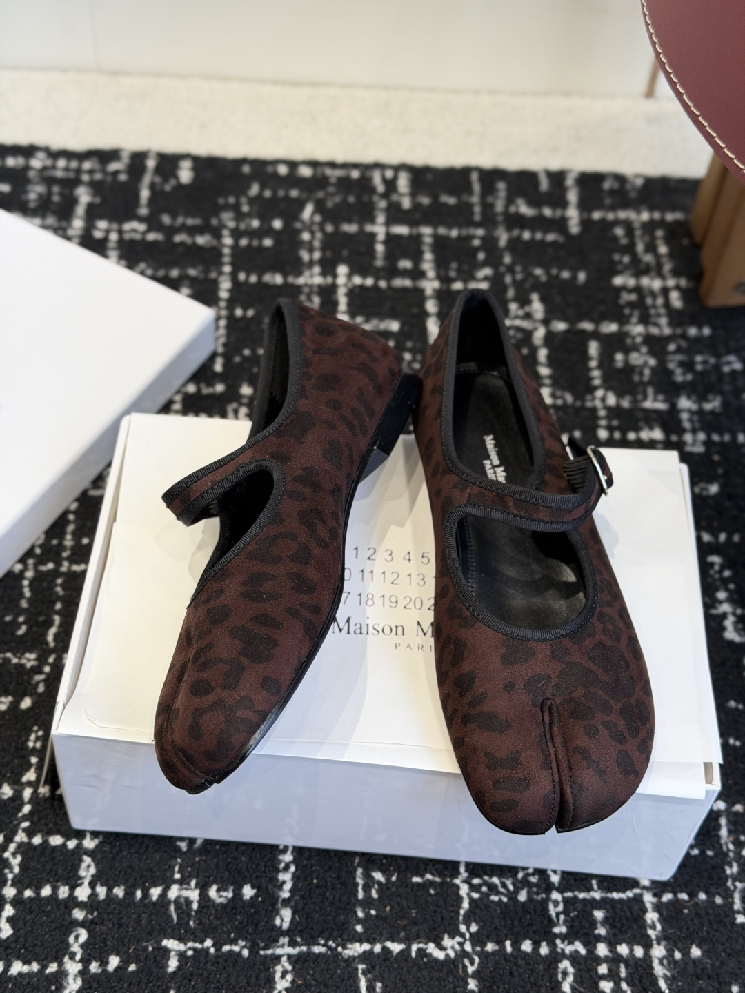 代购级 Maison Margiela丨MM6马吉拉26ss新款 玛丽珍 分趾鞋 Tabi分趾鞋 芭蕾舞鞋 轻松驾驭 小 代购级 Maison Margiela丨MM6马吉拉26ss新款 玛丽珍 分趾鞋 Tabi分趾鞋 芭蕾舞鞋 轻松驾驭 小