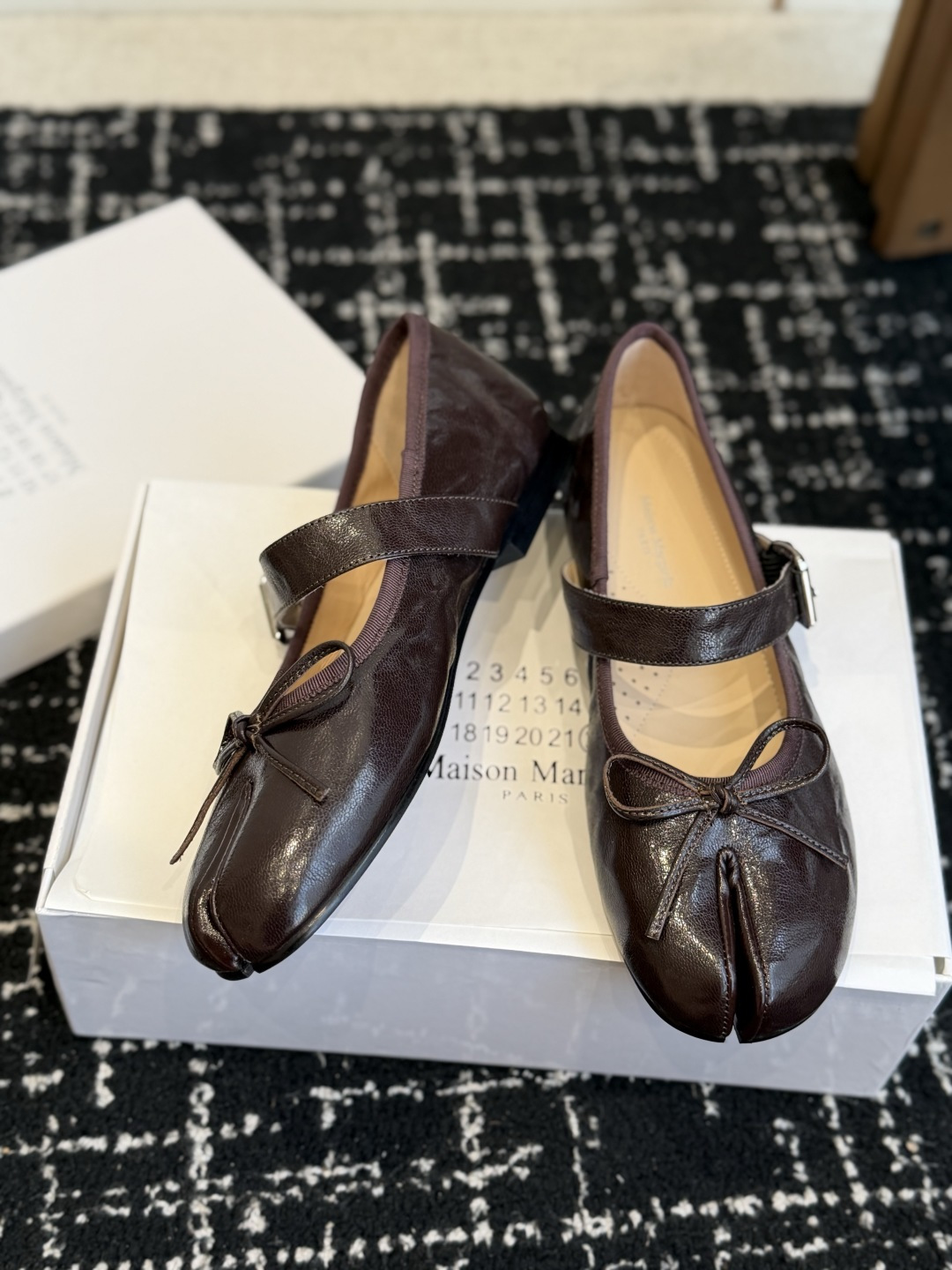 代购级 Maison Margiela丨MM6马吉拉26ss新款 玛丽珍 分趾鞋 Tabi分趾鞋 芭蕾舞鞋 轻松驾驭 小
