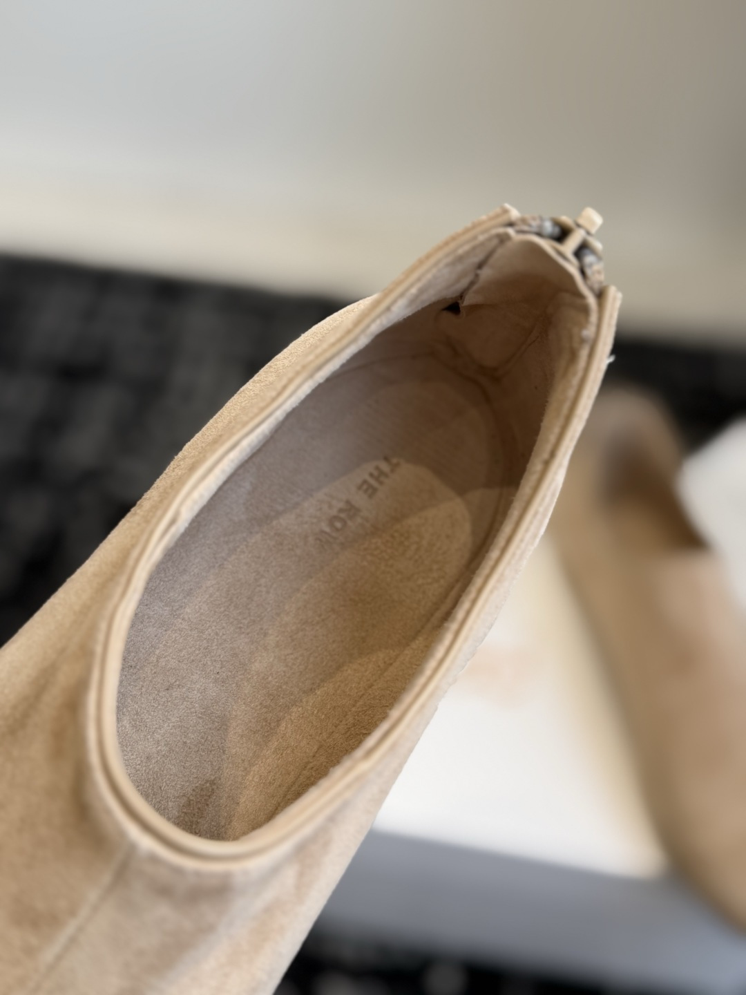 东莞代购级 莞产高品质,新款The Row 极简拉链复古乐福鞋 这款乐福鞋简约大气又百搭!一年四季都可以穿,一眼就看上 东莞代购级 莞产高品质,新款The Row 极简拉链复古乐福鞋 这款乐福鞋简约大气又百搭!一年四季都可以穿,一眼就看上