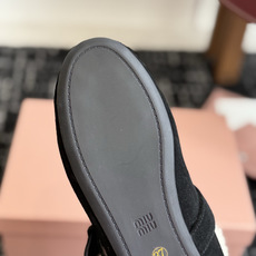 代购级 Miumiu 26ss新款羊毛 玛丽珍鞋 单鞋 原版1:1开发 非常可爱 俏皮 搭配袜子 很时尚…搭配半裙穿y 代购级 Miumiu 26ss新款羊毛 玛丽珍鞋 单鞋 原版1:1开发 非常可爱 俏皮 搭配袜子 很时尚…搭配半裙穿y