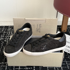 男士+10 GGDB Golden Goose 星星运动鞋板鞋休闲鞋 延续品牌标志性的做旧脏脏鞋风格,结合复古板鞋的低帮 男士+10 GGDB Golden Goose 星星运动鞋板鞋休闲鞋 延续品牌标志性的做旧脏脏鞋风格,结合复古板鞋的低帮