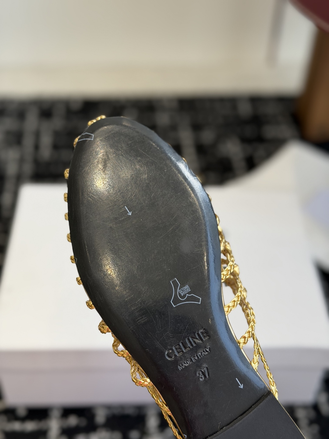代购级 Celine赛琳26ss时髦 编织罗马凉拖鞋 经典又百搭 种草推荐~夏天搭配简直绝绝子了复古的编织点上带上了满 代购级 Celine赛琳26ss时髦 编织罗马凉拖鞋 经典又百搭 种草推荐~夏天搭配简直绝绝子了复古的编织点上带上了满