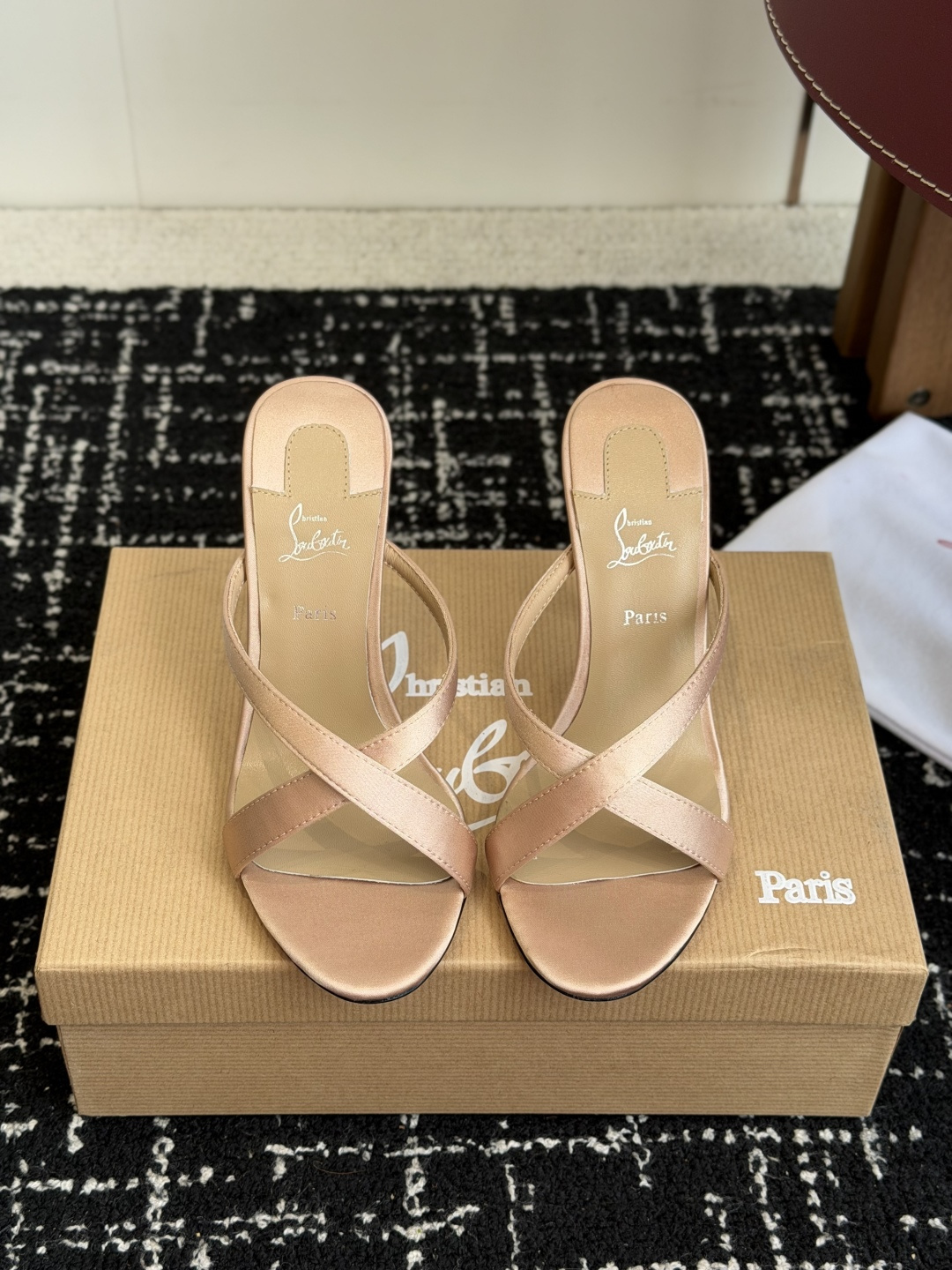 代购级 Christian Louboutin 春夏新款时装走秀芭蕾蝴蝶结高跟凉拖 CL红底永远的YYDS 𝐶ℎ𝑟𝑖𝑠𝑡