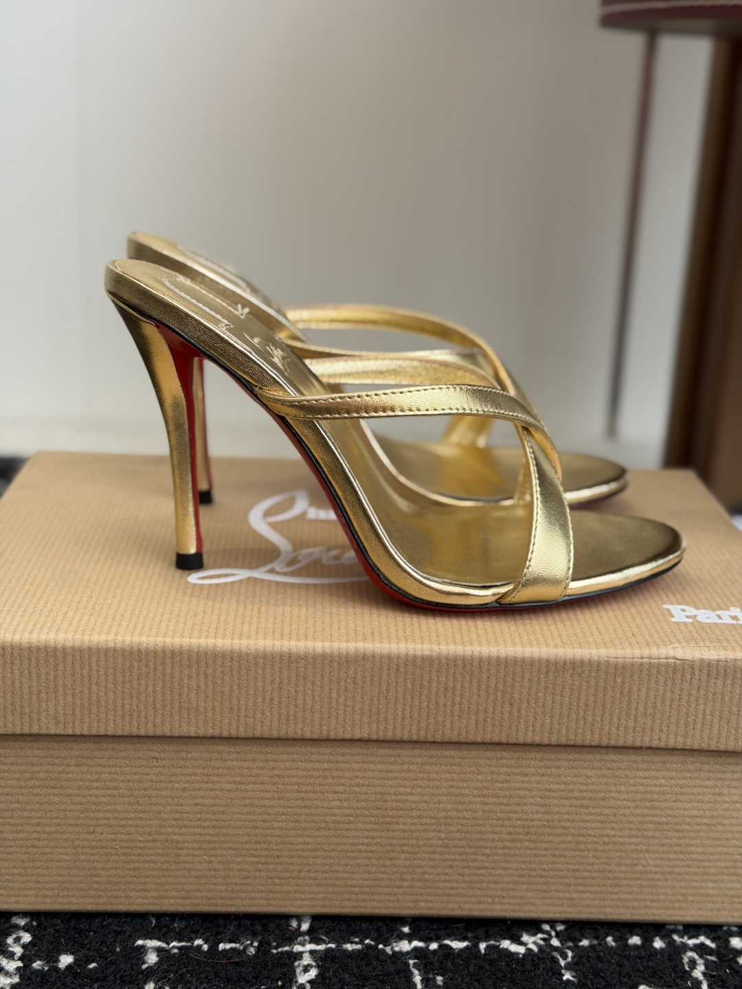 代购级 Christian Louboutin 春夏新款时装走秀芭蕾蝴蝶结高跟凉拖 CL红底永远的YYDS 𝐶ℎ𝑟𝑖𝑠𝑡 代购级 Christian Louboutin 春夏新款时装走秀芭蕾蝴蝶结高跟凉拖 CL红底永远的YYDS 𝐶ℎ𝑟𝑖𝑠𝑡