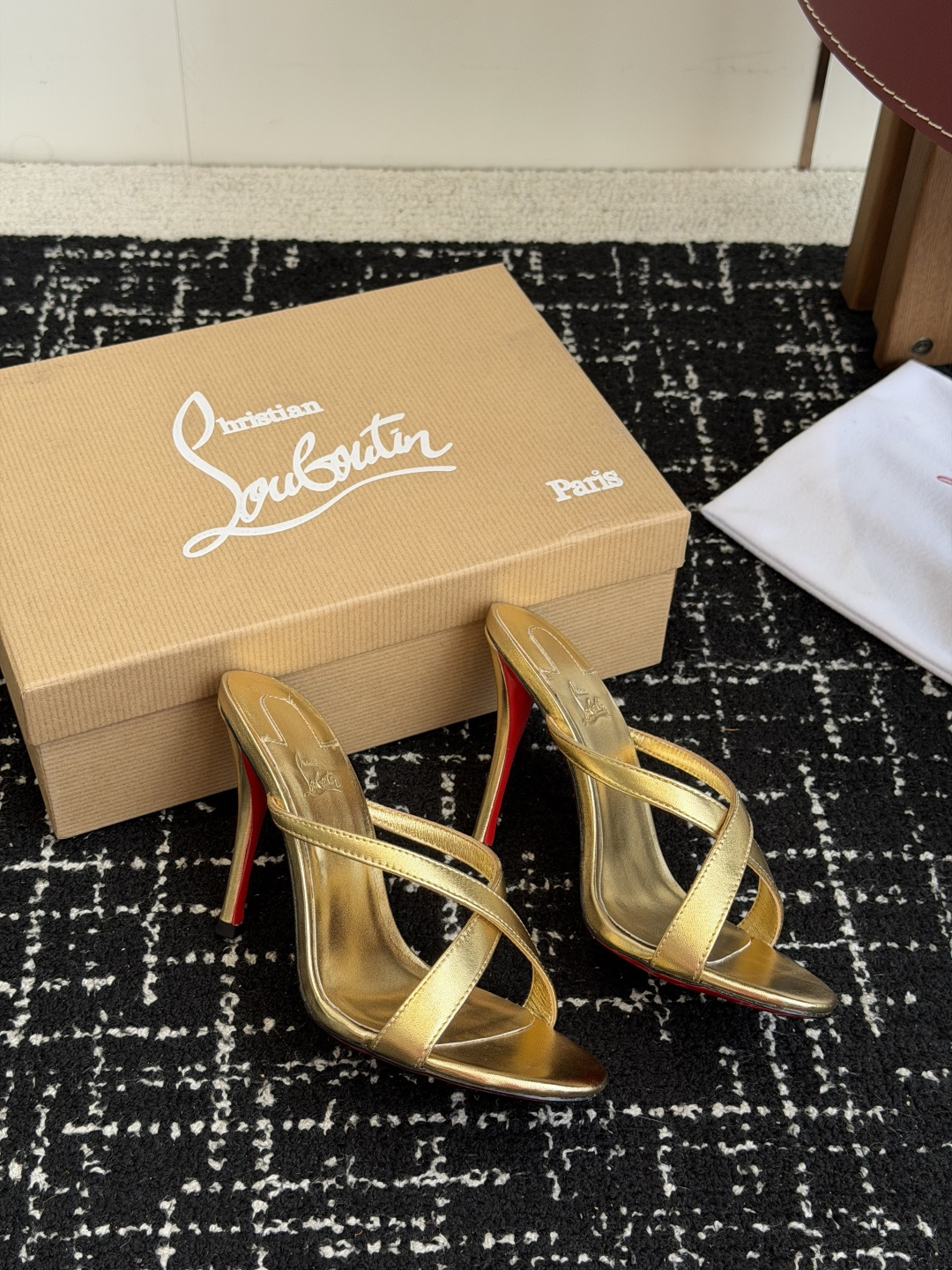 代购级 Christian Louboutin 春夏新款时装走秀芭蕾蝴蝶结高跟凉拖 CL红底永远的YYDS 𝐶ℎ𝑟𝑖𝑠𝑡 代购级 Christian Louboutin 春夏新款时装走秀芭蕾蝴蝶结高跟凉拖 CL红底永远的YYDS 𝐶ℎ𝑟𝑖𝑠𝑡