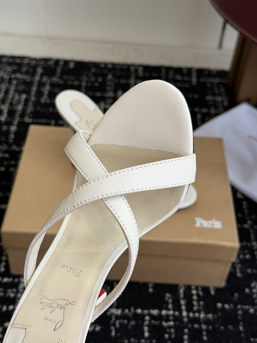 代购级 Christian Louboutin 春夏新款时装走秀芭蕾蝴蝶结高跟凉拖 CL红底永远的YYDS 𝐶ℎ𝑟𝑖𝑠𝑡 代购级 Christian Louboutin 春夏新款时装走秀芭蕾蝴蝶结高跟凉拖 CL红底永远的YYDS 𝐶ℎ𝑟𝑖𝑠𝑡