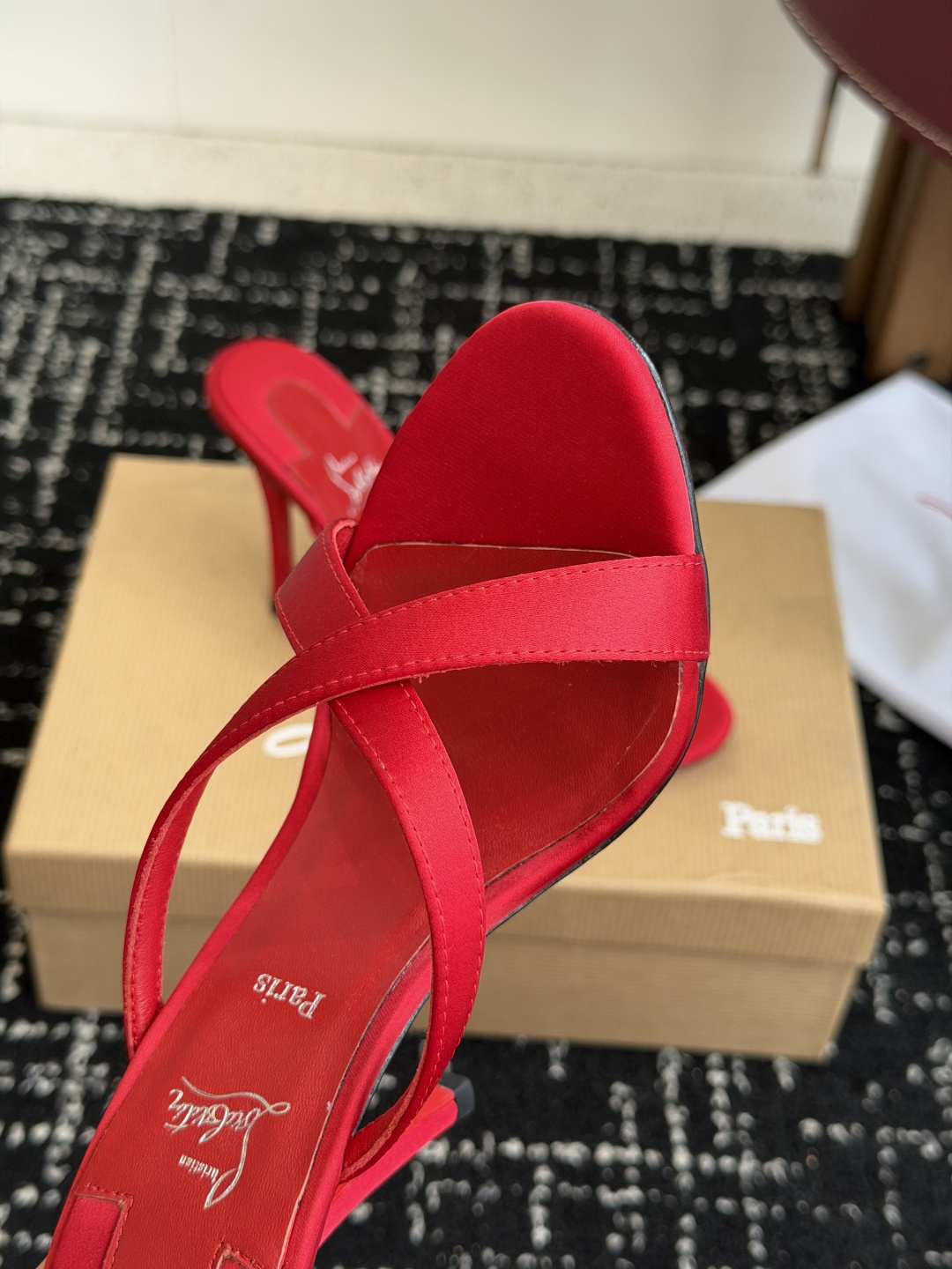 代购级 Christian Louboutin 春夏新款时装走秀芭蕾蝴蝶结高跟凉拖 CL红底永远的YYDS 𝐶ℎ𝑟𝑖𝑠𝑡 代购级 Christian Louboutin 春夏新款时装走秀芭蕾蝴蝶结高跟凉拖 CL红底永远的YYDS 𝐶ℎ𝑟𝑖𝑠𝑡