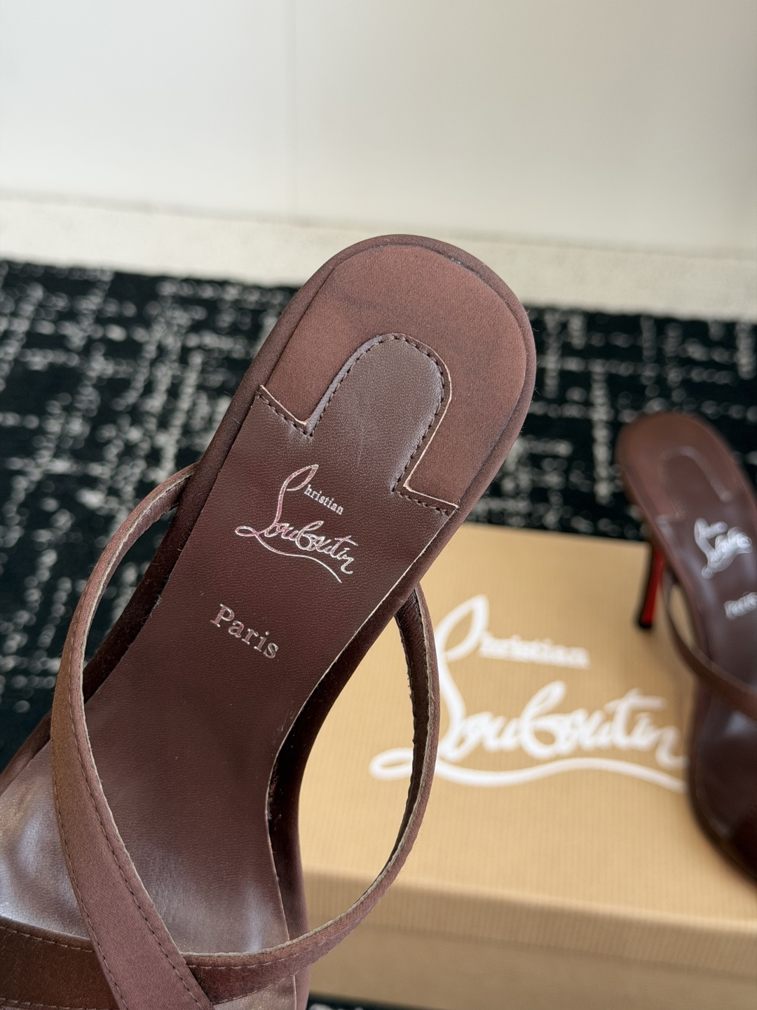 代购级 Christian Louboutin 春夏新款时装走秀芭蕾蝴蝶结高跟凉拖 CL红底永远的YYDS 𝐶ℎ𝑟𝑖𝑠𝑡 代购级 Christian Louboutin 春夏新款时装走秀芭蕾蝴蝶结高跟凉拖 CL红底永远的YYDS 𝐶ℎ𝑟𝑖𝑠𝑡