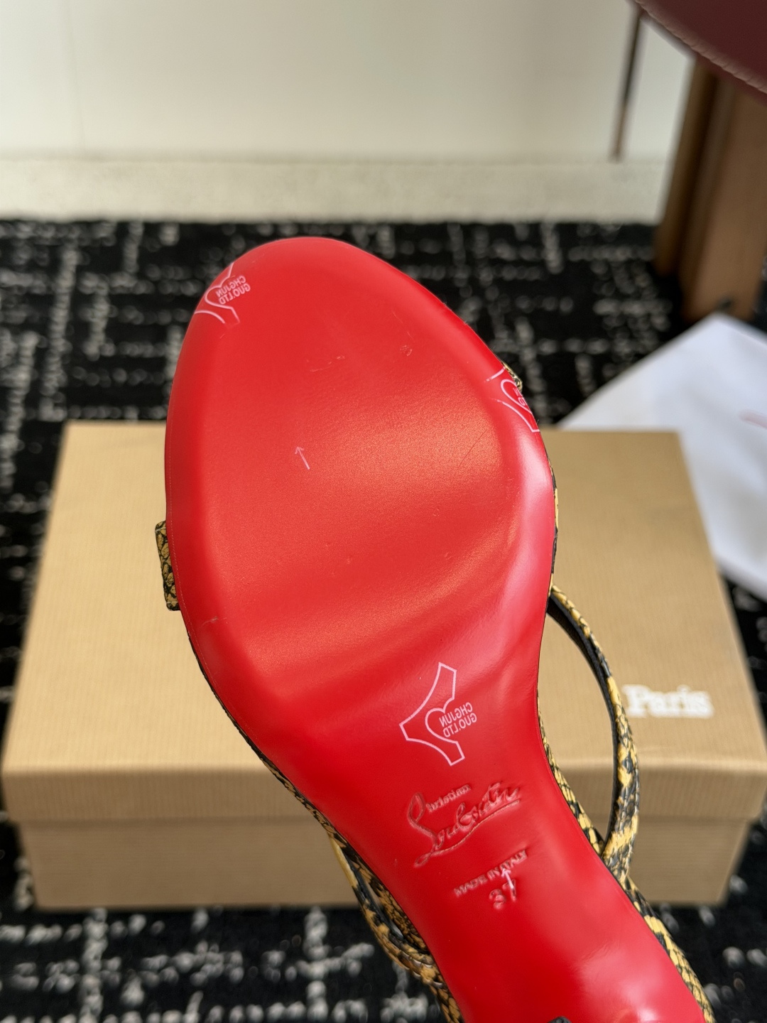 代购级 Christian Louboutin 春夏新款时装走秀芭蕾蝴蝶结高跟凉拖 CL红底永远的YYDS 𝐶ℎ𝑟𝑖𝑠𝑡 代购级 Christian Louboutin 春夏新款时装走秀芭蕾蝴蝶结高跟凉拖 CL红底永远的YYDS 𝐶ℎ𝑟𝑖𝑠𝑡