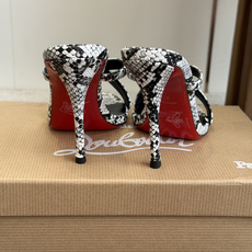 代购级 Christian Louboutin 春夏新款时装走秀芭蕾蝴蝶结高跟凉拖 CL红底永远的YYDS 𝐶ℎ𝑟𝑖𝑠𝑡 代购级 Christian Louboutin 春夏新款时装走秀芭蕾蝴蝶结高跟凉拖 CL红底永远的YYDS 𝐶ℎ𝑟𝑖𝑠𝑡