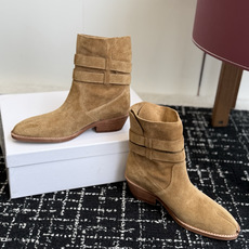 代购级 MaisonMargiela MM6 马吉拉分趾系列低跟分趾靴 告别臃肿,专为当代独立、气质都市女性打造高级鞋履 代购级 MaisonMargiela MM6 马吉拉分趾系列低跟分趾靴 告别臃肿,专为当代独立、气质都市女性打造高级鞋履