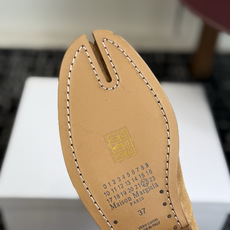 代购级 MaisonMargiela MM6 马吉拉分趾系列低跟分趾靴 告别臃肿,专为当代独立、气质都市女性打造高级鞋履 代购级 MaisonMargiela MM6 马吉拉分趾系列低跟分趾靴 告别臃肿,专为当代独立、气质都市女性打造高级鞋履