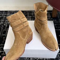 代购级 MaisonMargiela MM6 马吉拉分趾系列低跟分趾靴 告别臃肿,专为当代独立、气质都市女性打造高级鞋履 代购级 MaisonMargiela MM6 马吉拉分趾系列低跟分趾靴 告别臃肿,专为当代独立、气质都市女性打造高级鞋履