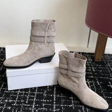代购级 MaisonMargiela MM6 马吉拉分趾系列低跟分趾靴 告别臃肿,专为当代独立、气质都市女性打造高级鞋履 代购级 MaisonMargiela MM6 马吉拉分趾系列低跟分趾靴 告别臃肿,专为当代独立、气质都市女性打造高级鞋履