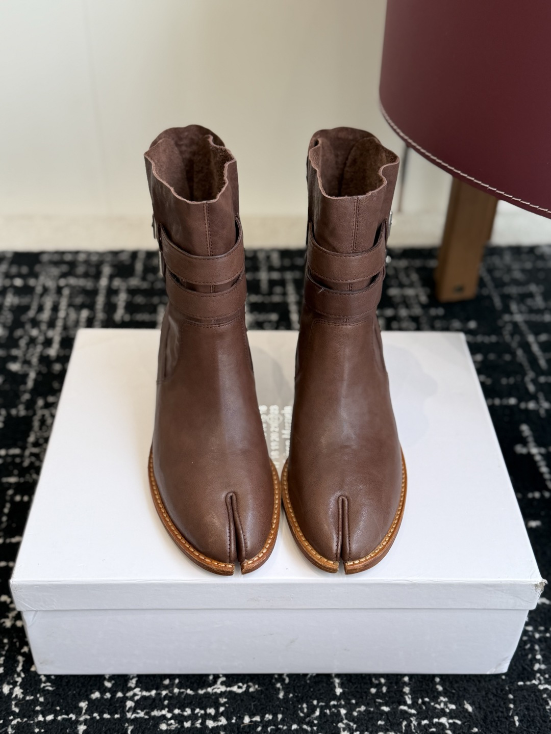 代购级 MaisonMargiela MM6 马吉拉分趾系列低跟分趾靴 告别臃肿，专为当代独立、气质都市女性打造高级鞋履