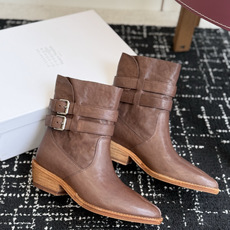 代购级 MaisonMargiela MM6 马吉拉分趾系列低跟分趾靴 告别臃肿,专为当代独立、气质都市女性打造高级鞋履 代购级 MaisonMargiela MM6 马吉拉分趾系列低跟分趾靴 告别臃肿,专为当代独立、气质都市女性打造高级鞋履