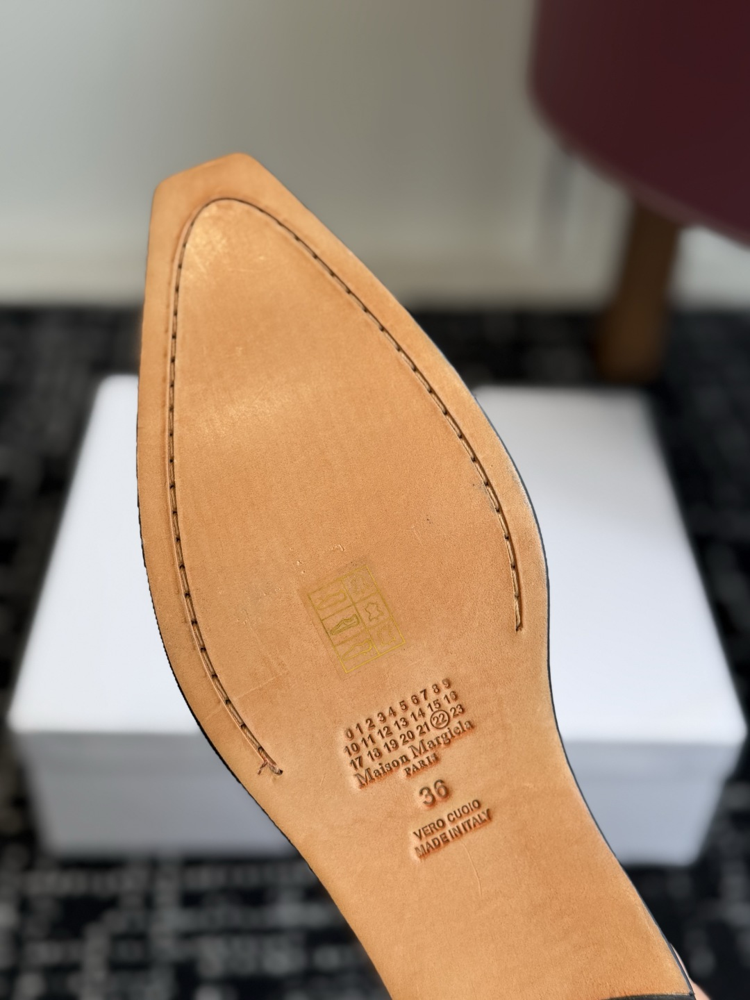 代购级 mm6 马吉拉 26ss秋冬新品 复古 奇异底型 切尔西 尖头 短靴 mm6这一季好看的款式真的是很多 比如这 代购级 mm6 马吉拉 26ss秋冬新品 复古 奇异底型 切尔西 尖头 短靴 mm6这一季好看的款式真的是很多 比如这