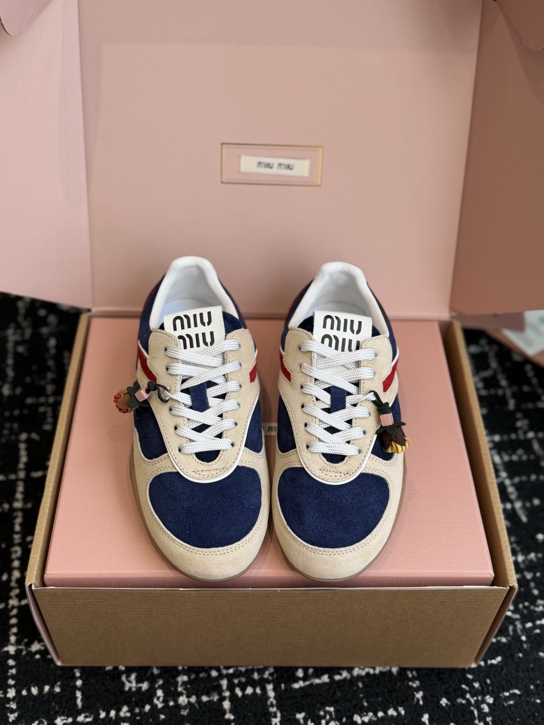 代购级（⚠️官网同步✈️盒包装） Miu Miu 26ss  新色 新款走秀MiuMiu 玛丽珍款德训 休闲鞋  秀场工