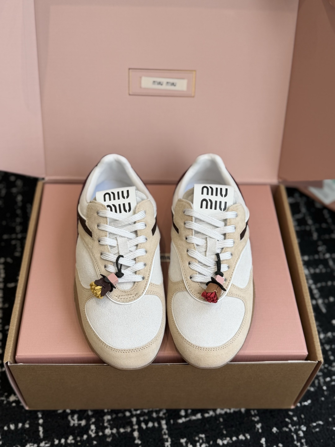 代购级（⚠️官网同步✈️盒包装） Miu Miu 26ss  新色 新款走秀MiuMiu 玛丽珍款德训 休闲鞋  秀场工