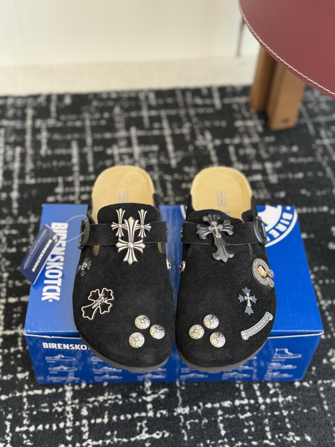 代购级 Birkenstock 克罗心 26ss 新款 勃肯 情侣款 包头拖 这两个品牌刚出联名我就心动了 代购找很久才 代购级 Birkenstock 克罗心 26ss 新款 勃肯 情侣款 包头拖 这两个品牌刚出联名我就心动了 代购找很久才