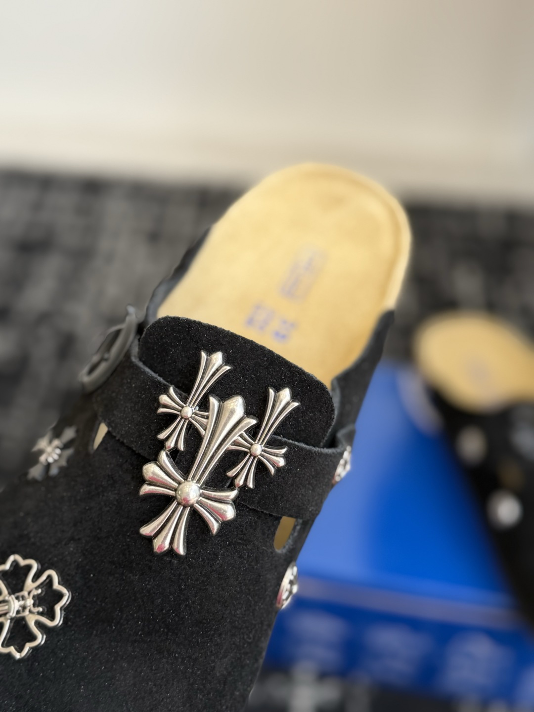 代购级 Birkenstock 克罗心 26ss 新款 勃肯 情侣款 包头拖 这两个品牌刚出联名我就心动了 代购找很久才 代购级 Birkenstock 克罗心 26ss 新款 勃肯 情侣款 包头拖 这两个品牌刚出联名我就心动了 代购找很久才