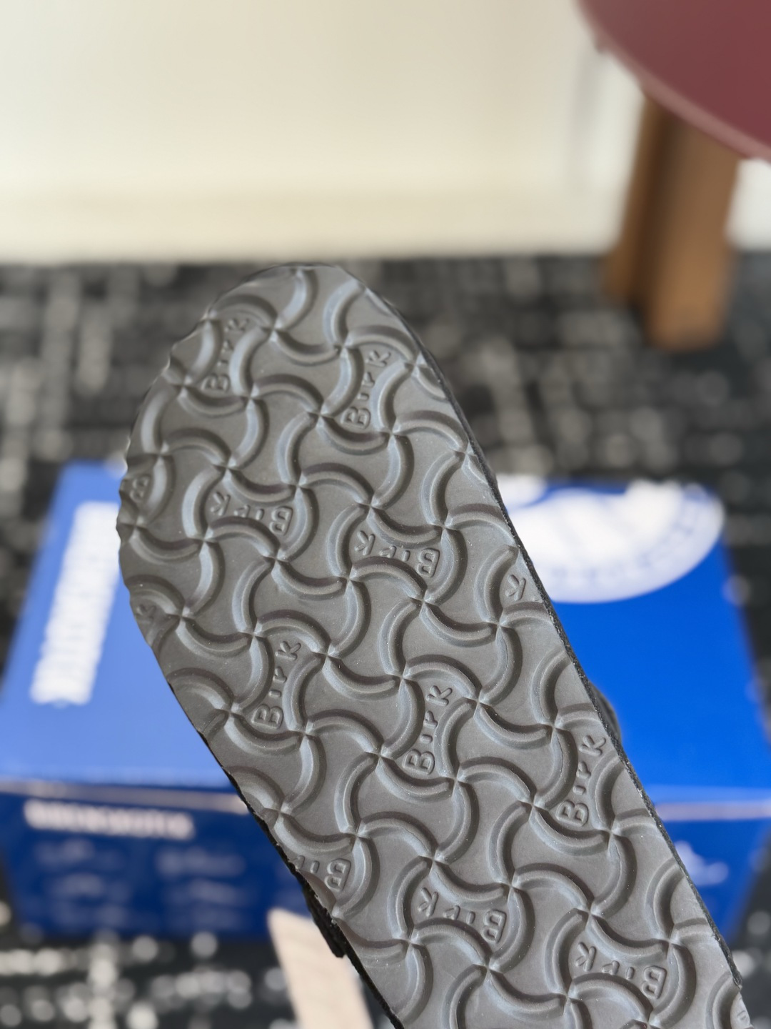 代购级 Birkenstock 克罗心 26ss 新款 勃肯 情侣款 包头拖 这两个品牌刚出联名我就心动了 代购找很久才 代购级 Birkenstock 克罗心 26ss 新款 勃肯 情侣款 包头拖 这两个品牌刚出联名我就心动了 代购找很久才