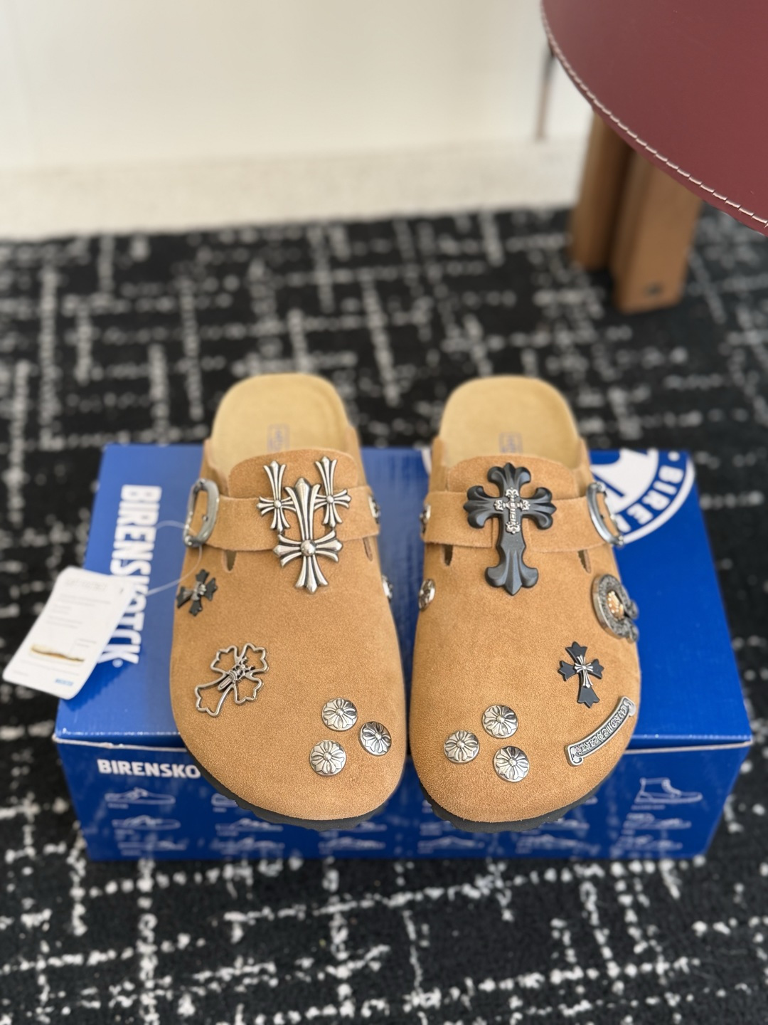 代购级 Birkenstock 克罗心 26ss 新款 勃肯 情侣款 包头拖 这两个品牌刚出联名我就心动了 代购找很久才 代购级 Birkenstock 克罗心 26ss 新款 勃肯 情侣款 包头拖 这两个品牌刚出联名我就心动了 代购找很久才
