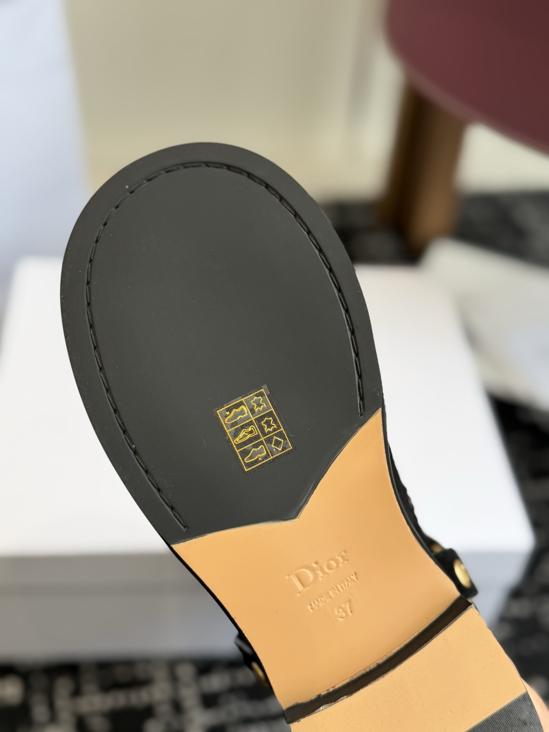 代购级 Dior迪奥 26ss 新款秋冬英伦风布洛克厚底马丁靴! 楦型百搭瘦脚yyds.造型立体饱满,帅气十足 上脚舒 代购级 Dior迪奥 26ss 新款秋冬英伦风布洛克厚底马丁靴! 楦型百搭瘦脚yyds.造型立体饱满,帅气十足 上脚舒