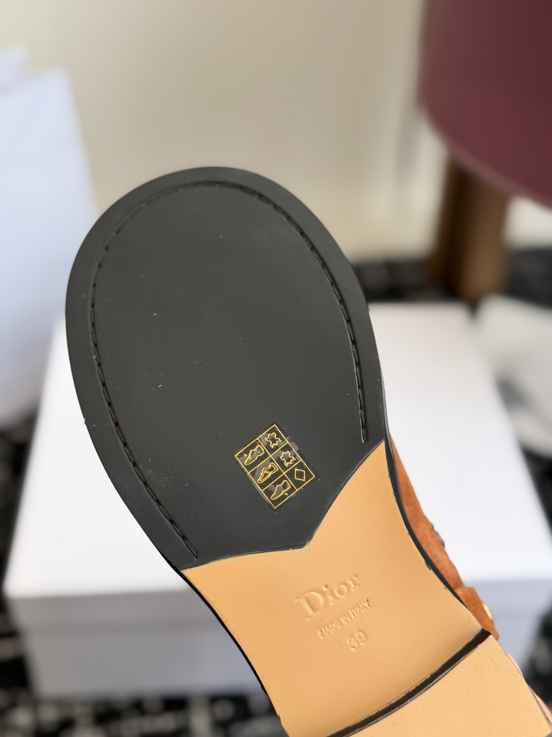 代购级 Dior迪奥 26ss 新款秋冬英伦风布洛克厚底马丁靴! 楦型百搭瘦脚yyds.造型立体饱满,帅气十足 上脚舒 代购级 Dior迪奥 26ss 新款秋冬英伦风布洛克厚底马丁靴! 楦型百搭瘦脚yyds.造型立体饱满,帅气十足 上脚舒