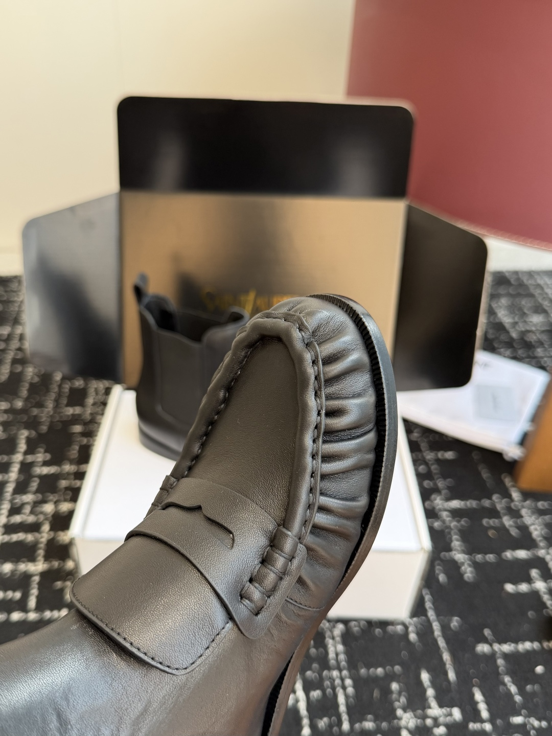 代购级(⚠️官网同步✈️盒包装) YSL Yves Saint Laurent (杨树林)大爆款情侣 樂福鞋小牛皮制造 代购级(⚠️官网同步✈️盒包装) YSL Yves Saint Laurent (杨树林)大爆款情侣 樂福鞋小牛皮制造