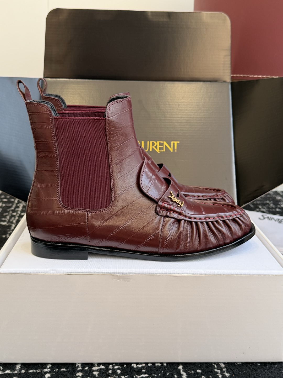 代购级(⚠️官网同步✈️盒包装) YSL Yves Saint Laurent (杨树林)大爆款情侣 樂福鞋小牛皮制造 代购级(⚠️官网同步✈️盒包装) YSL Yves Saint Laurent (杨树林)大爆款情侣 樂福鞋小牛皮制造
