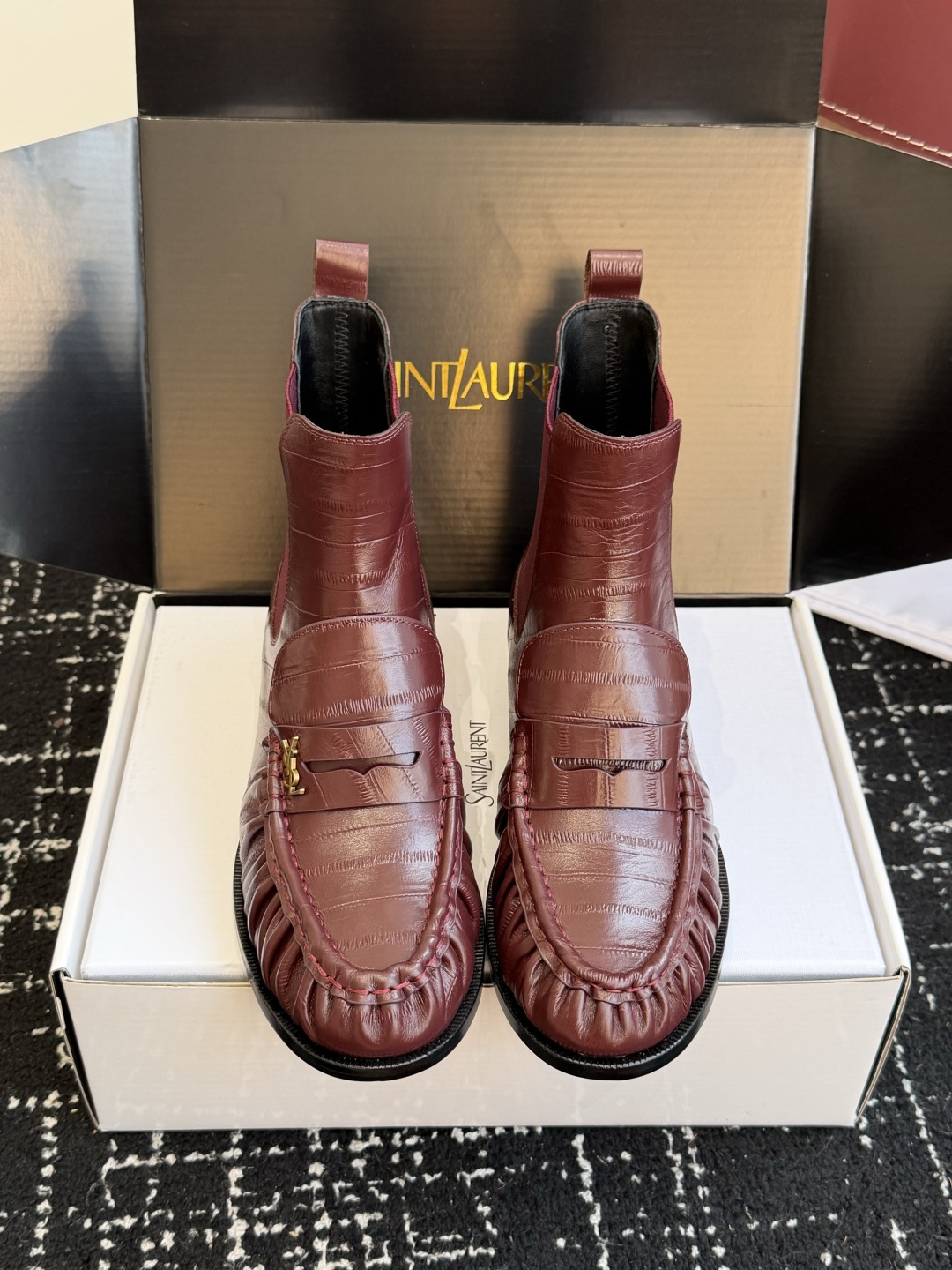 代购级(⚠️官网同步✈️盒包装) YSL Yves Saint Laurent (杨树林)大爆款情侣 樂福鞋小牛皮制造 代购级(⚠️官网同步✈️盒包装) YSL Yves Saint Laurent (杨树林)大爆款情侣 樂福鞋小牛皮制造