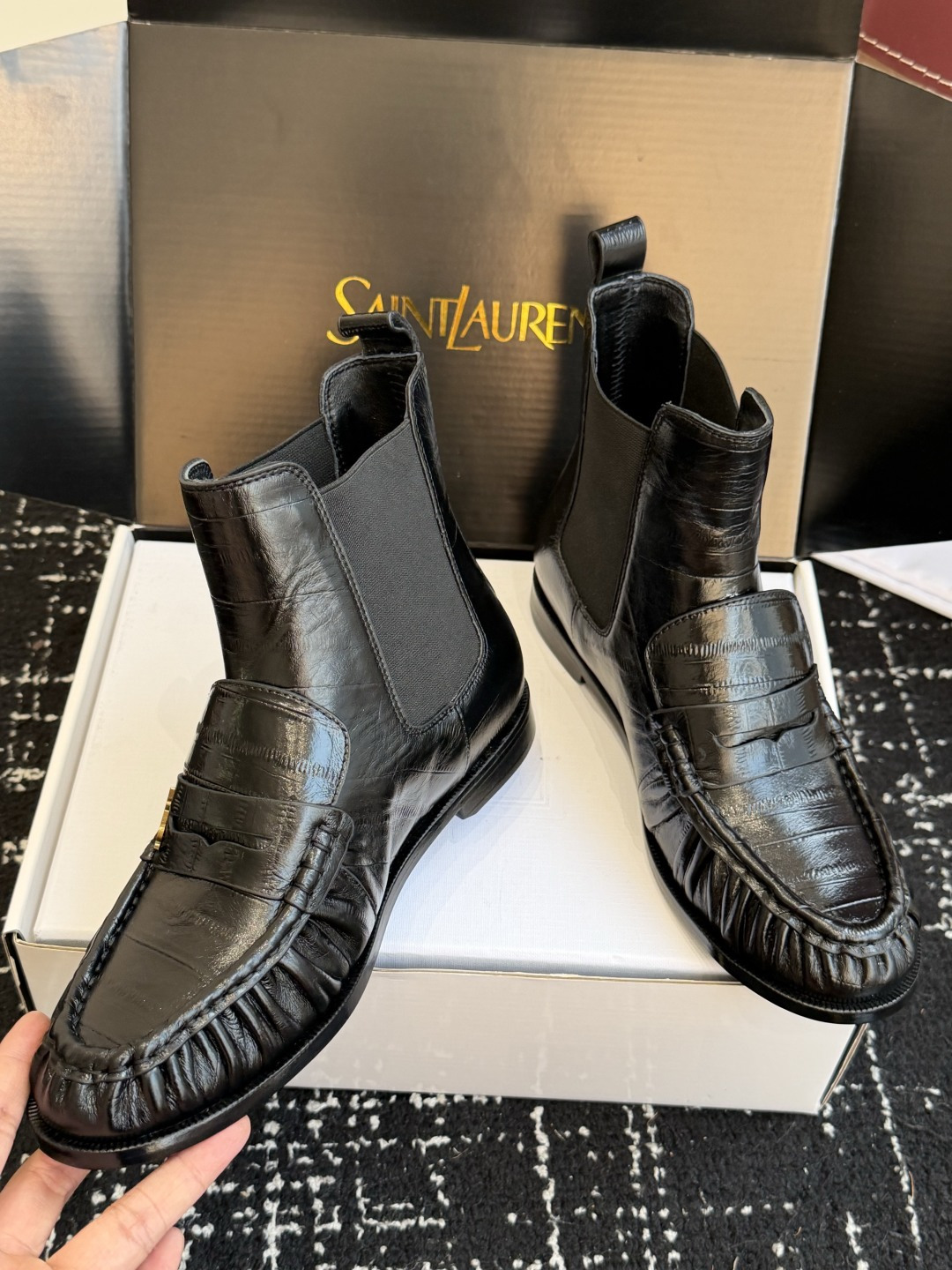 代购级（⚠️官网同步✈️盒包装） YSL Yves Saint Laurent  (杨树林）大爆款情侣 樂福鞋小牛皮制造