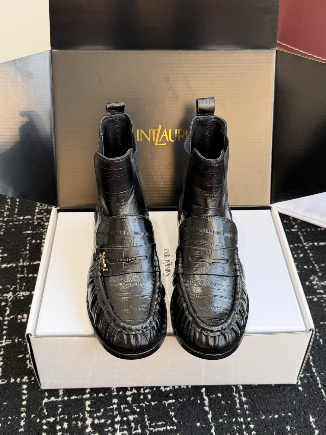代购级(⚠️官网同步✈️盒包装) YSL Yves Saint Laurent (杨树林)大爆款情侣 樂福鞋小牛皮制造 代购级(⚠️官网同步✈️盒包装) YSL Yves Saint Laurent (杨树林)大爆款情侣 樂福鞋小牛皮制造