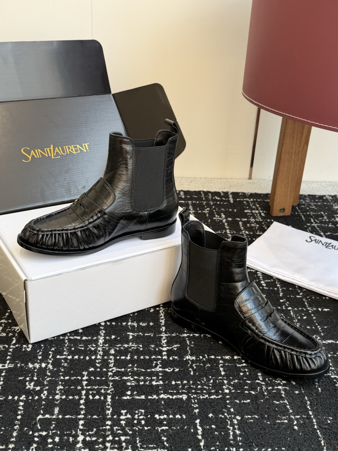 代购级（⚠️官网同步✈️盒包装） YSL Yves Saint Laurent  (杨树林）大爆款情侣 樂福鞋小牛皮制造
