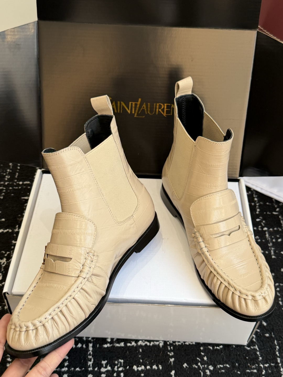 代购级(⚠️官网同步✈️盒包装) YSL Yves Saint Laurent (杨树林)大爆款情侣 樂福鞋小牛皮制造 代购级(⚠️官网同步✈️盒包装) YSL Yves Saint Laurent (杨树林)大爆款情侣 樂福鞋小牛皮制造