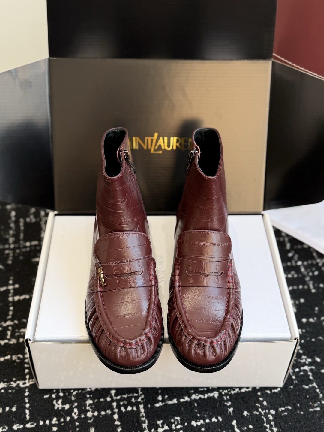 代购级(⚠️官网同步✈️盒包装) YSL Yves Saint Laurent (杨树林)大爆款情侣 樂福鞋小牛皮制造 代购级(⚠️官网同步✈️盒包装) YSL Yves Saint Laurent (杨树林)大爆款情侣 樂福鞋小牛皮制造