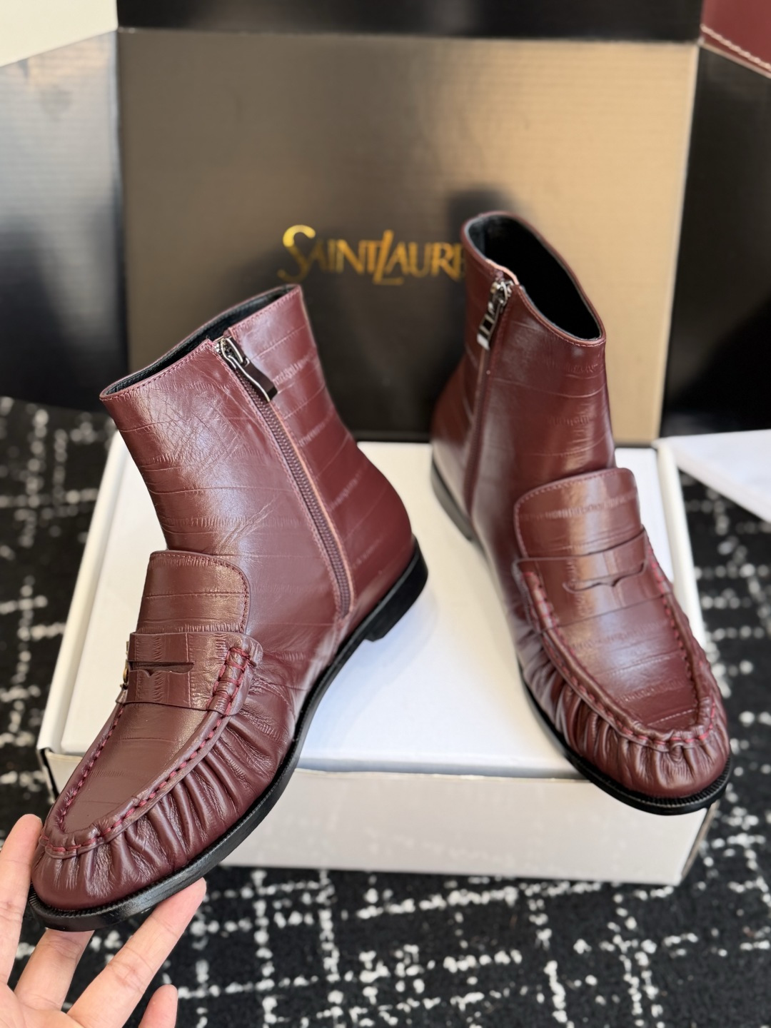 代购级(⚠️官网同步✈️盒包装) YSL Yves Saint Laurent (杨树林)大爆款情侣 樂福鞋小牛皮制造 代购级(⚠️官网同步✈️盒包装) YSL Yves Saint Laurent (杨树林)大爆款情侣 樂福鞋小牛皮制造
