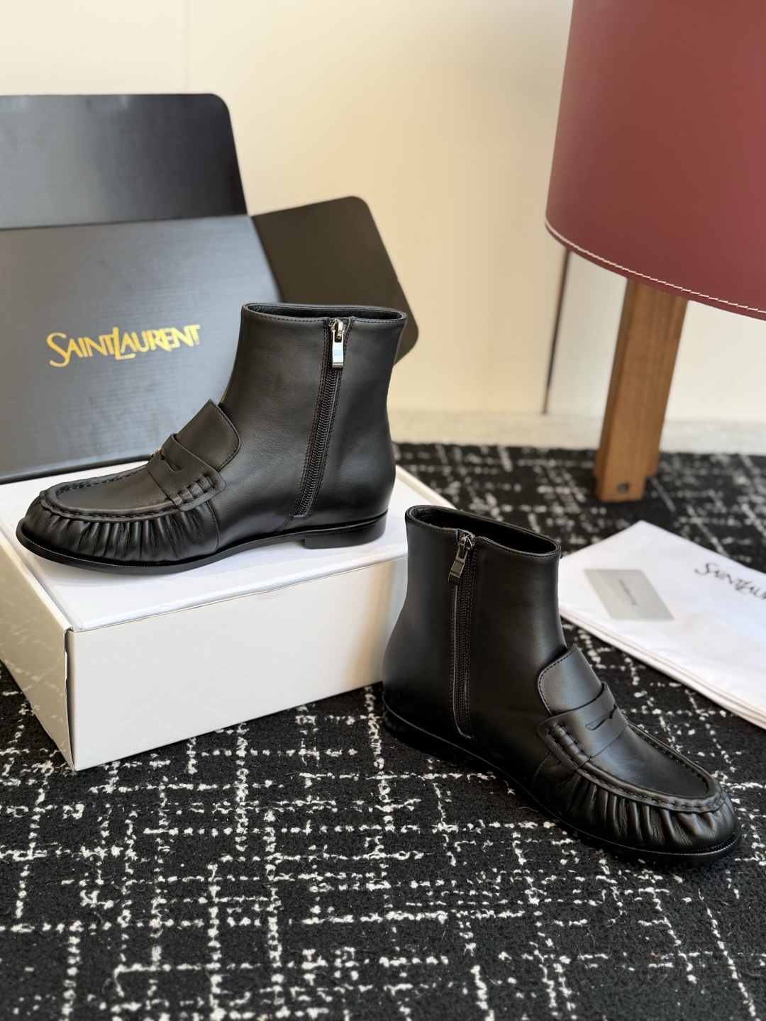代购级(⚠️官网同步✈️盒包装) YSL Yves Saint Laurent (杨树林)大爆款情侣 樂福鞋小牛皮制造 代购级(⚠️官网同步✈️盒包装) YSL Yves Saint Laurent (杨树林)大爆款情侣 樂福鞋小牛皮制造