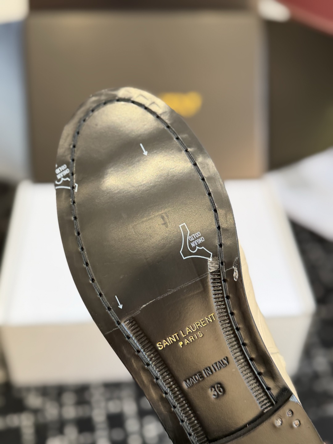 代购级(⚠️官网同步✈️盒包装) YSL Yves Saint Laurent (杨树林)大爆款情侣 樂福鞋小牛皮制造 代购级(⚠️官网同步✈️盒包装) YSL Yves Saint Laurent (杨树林)大爆款情侣 樂福鞋小牛皮制造