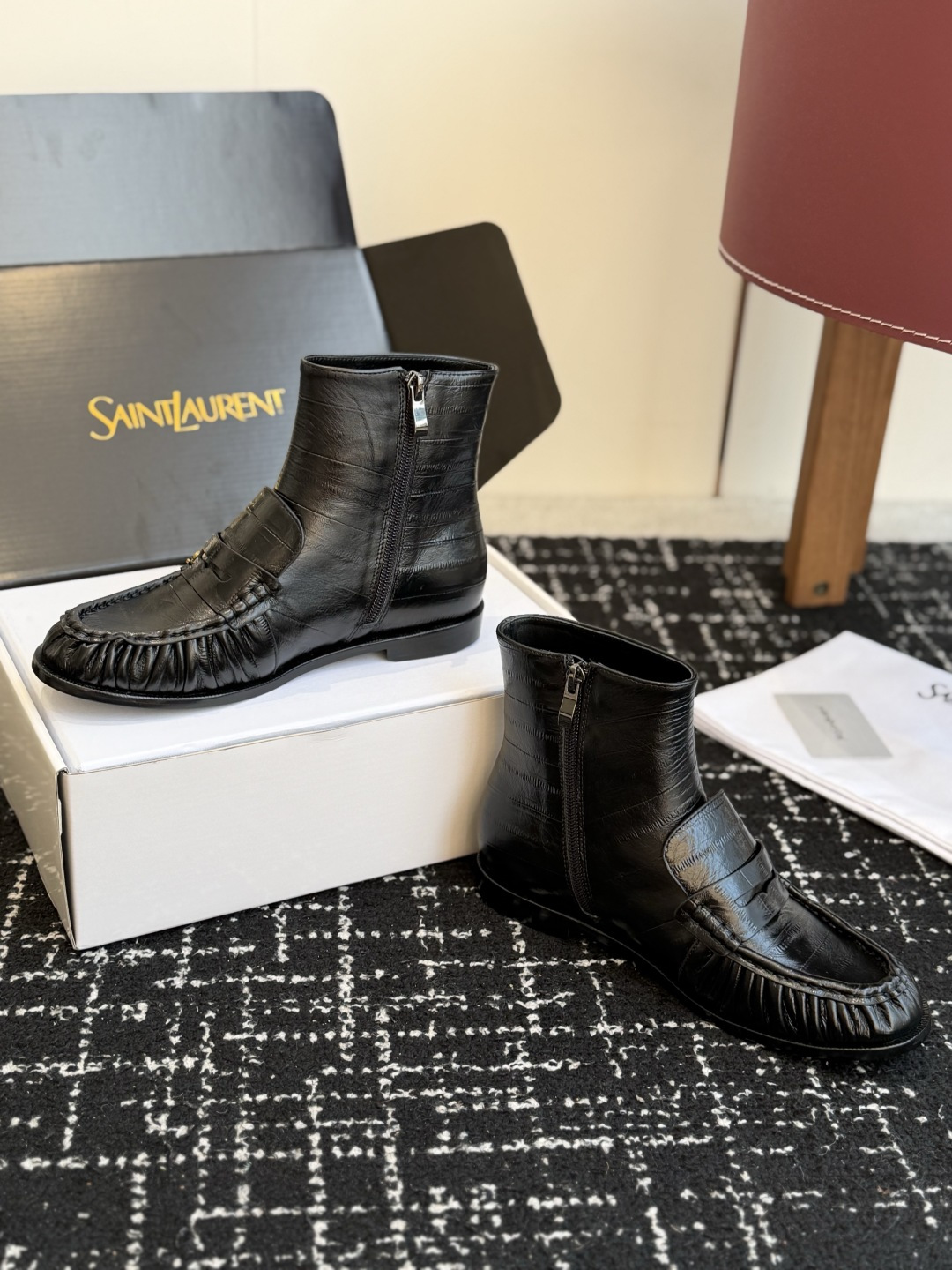 代购级(⚠️官网同步✈️盒包装) YSL Yves Saint Laurent (杨树林)大爆款情侣 樂福鞋小牛皮制造 代购级(⚠️官网同步✈️盒包装) YSL Yves Saint Laurent (杨树林)大爆款情侣 樂福鞋小牛皮制造